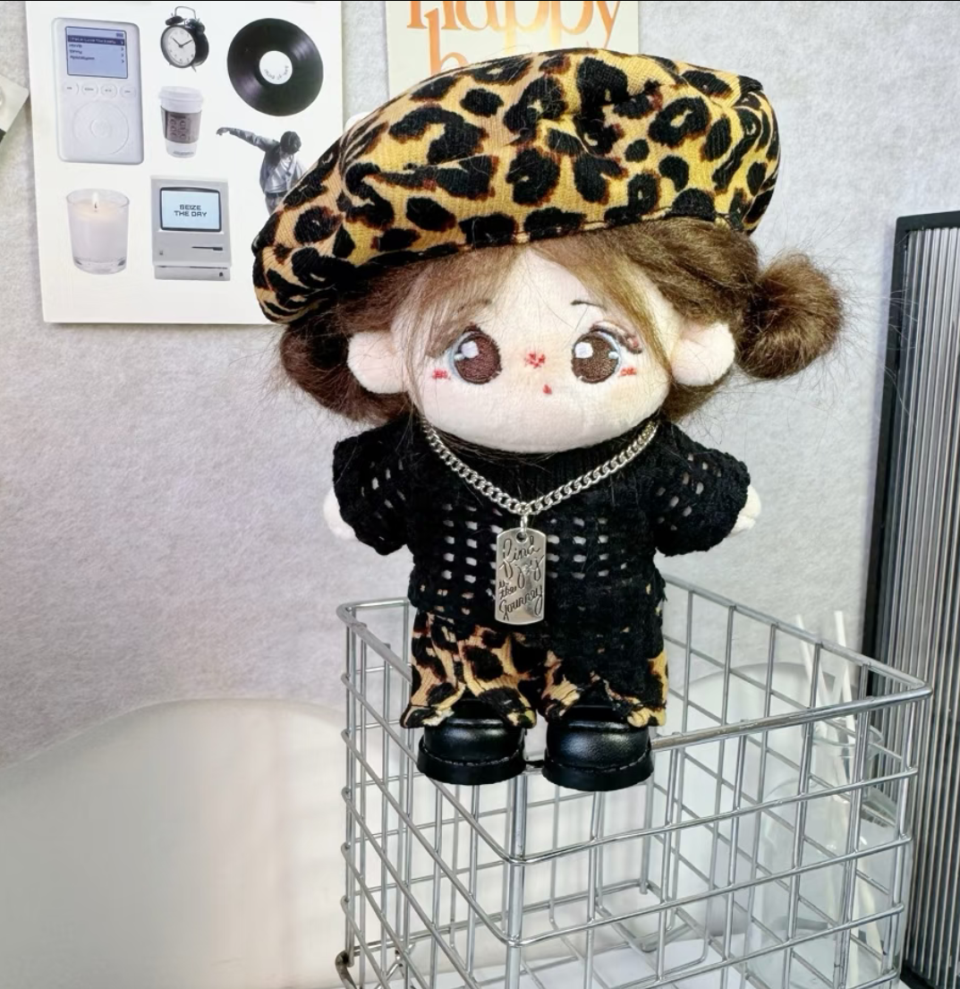 Leopard print beret design with a sense of hollowed-out top fashionable outfits for Labubu and 10-15cm cotton doll