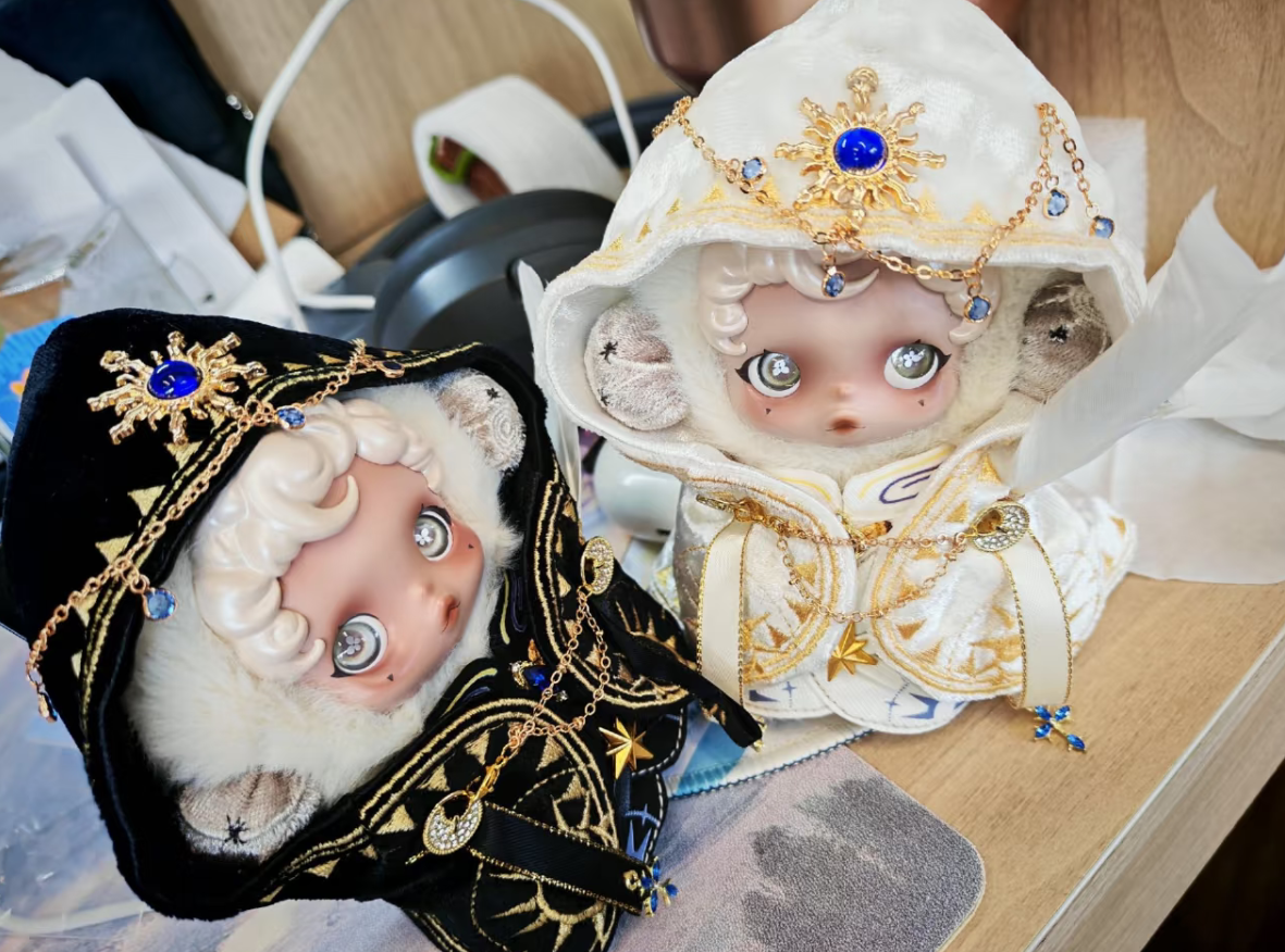 Skullpanda outfit Luxury White Black Deep Blue High Priest clothes for popmart dolls