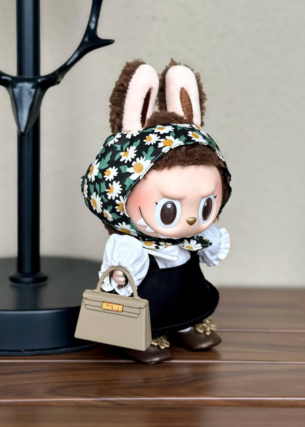 Labubu Colorful country-style headscarf white shirt suit outfit