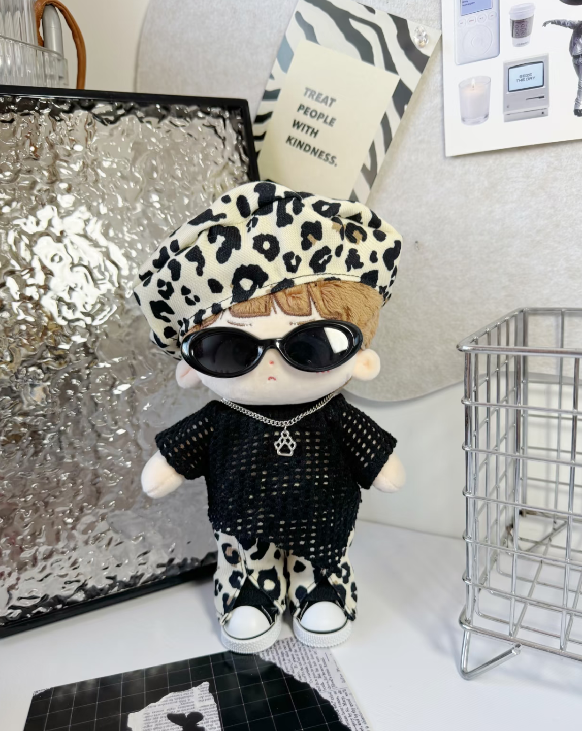 Leopard print beret design with a sense of hollowed-out top fashionable outfits for Labubu and 10-15cm cotton doll